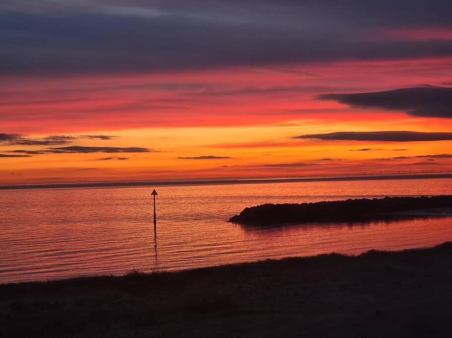 Awave From It All - Escape The City Life Jaywick Sands Εξωτερικό φωτογραφία