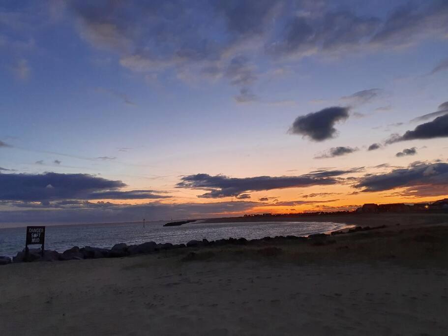 Awave From It All - Escape The City Life Jaywick Sands Εξωτερικό φωτογραφία