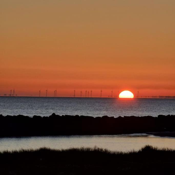 Awave From It All - Escape The City Life Jaywick Sands Εξωτερικό φωτογραφία